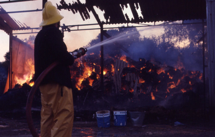 Barn fire at the hunt kennels in Broadway 1977